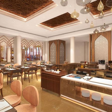 Taj Mahal, Lucknow Hotel Bagian luar foto